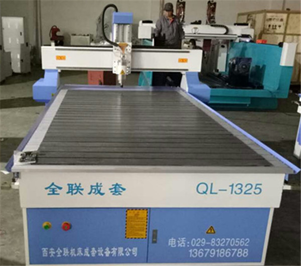 數控(kòng)雕刻機